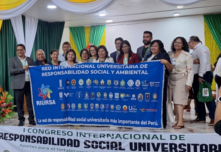 Delegados de universidades peruanas reunidos en el auditorio durante el I Congreso Internacional de Responsabilidad Social Universitaria en Iquitos