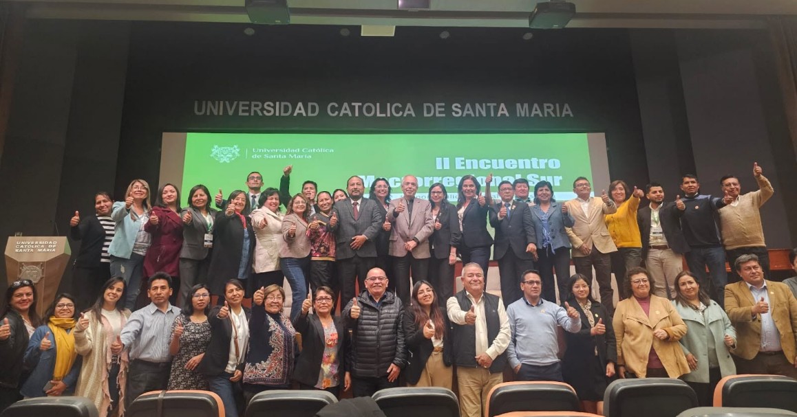Encuentro en la Universidad Santa Maria